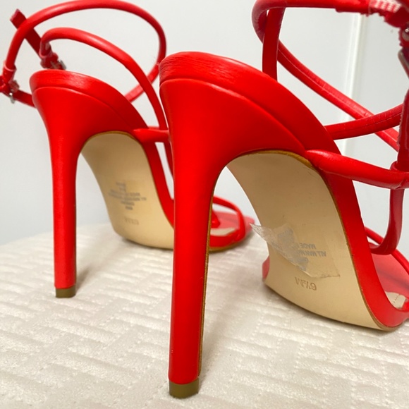 GUESS strappy heels - Picture 6 of 7